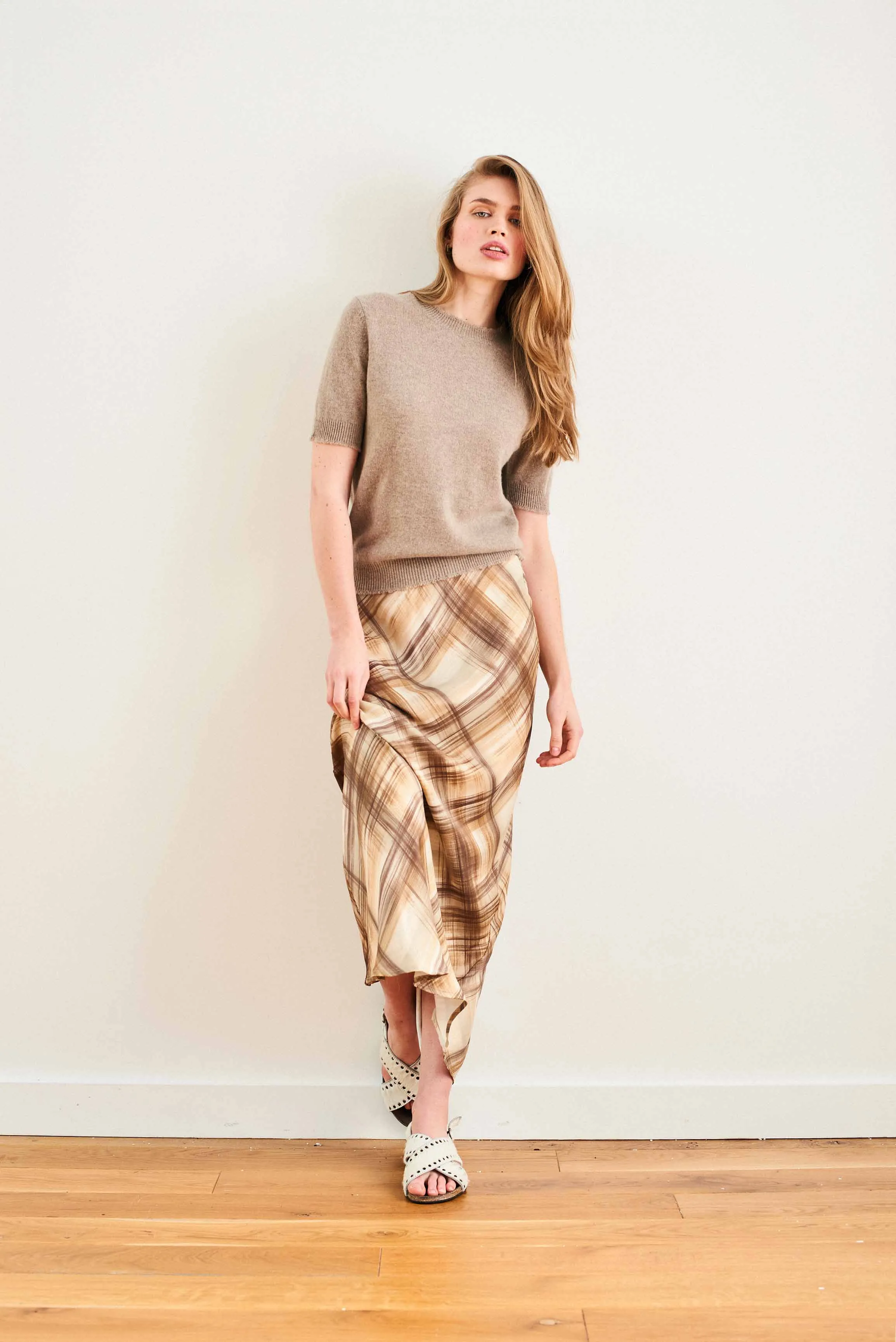 Cashmere Distressed T Shirt in Organic Light Brown sold by Jumper 1234 product image thumbnail 2