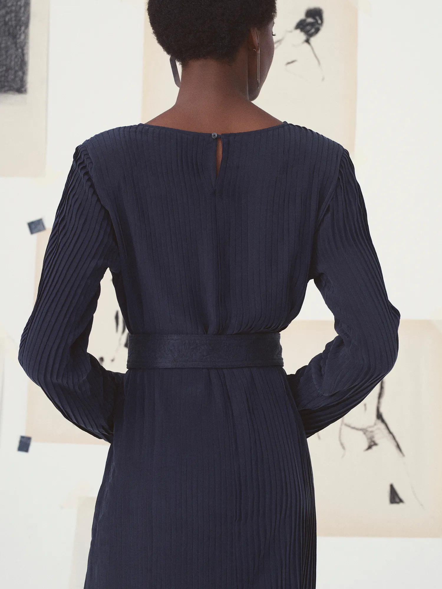 LA ROBE MARGUERITE - LE SURREALISME sold by Mii Collection product image thumbnail 3