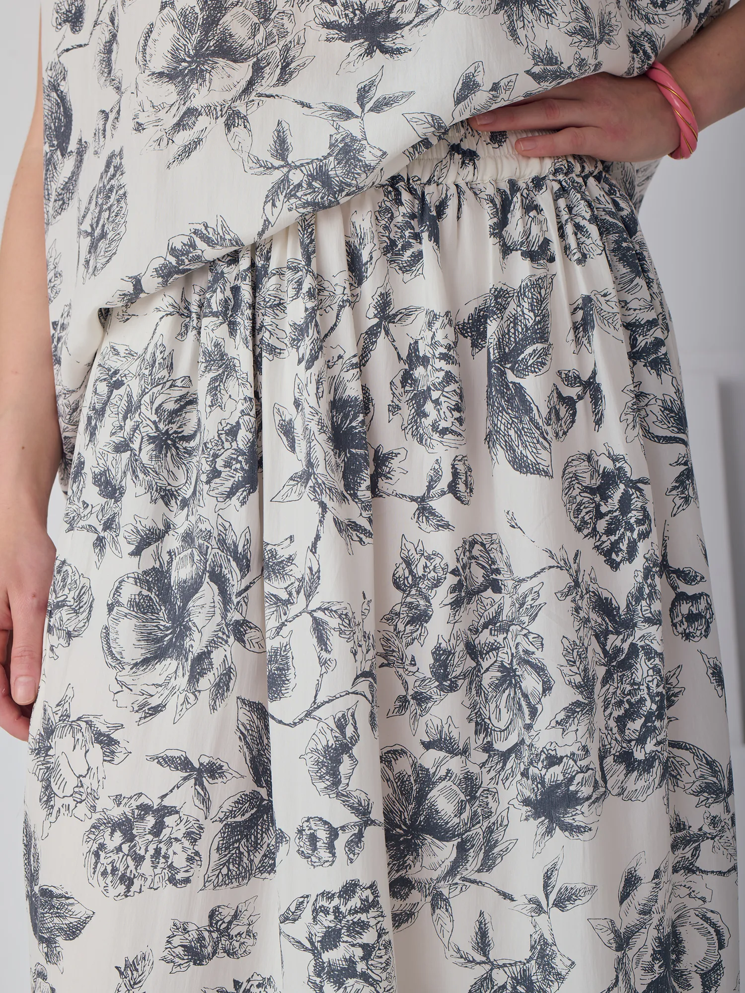 LA JUPE MANTOU - LA DESSINATRICE sold by Mii Collection product image thumbnail 2