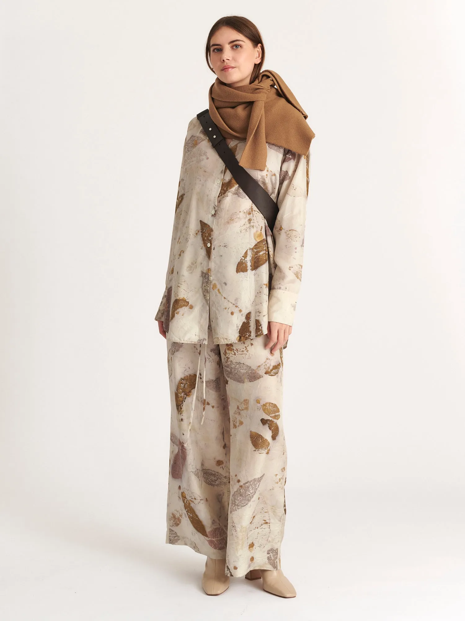 LE PANTALON SABLON - LES FEUILLES MORTES sold by Mii Collection