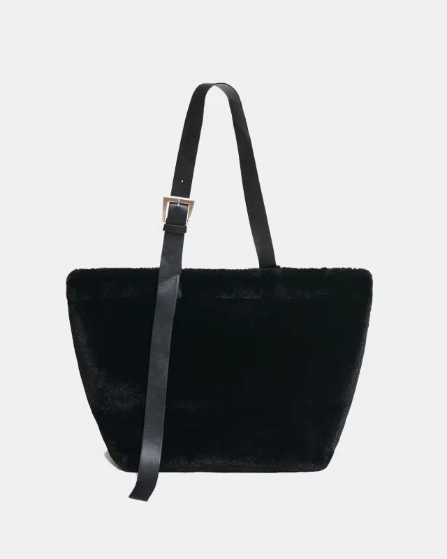 Esti Noir Tote made by Apparis