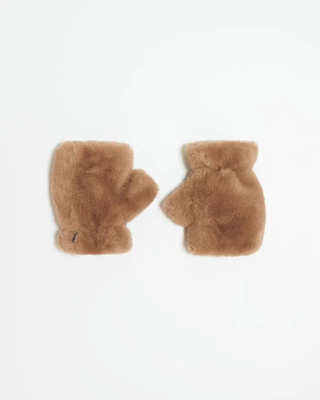 Ariel Camel sold by Apparis