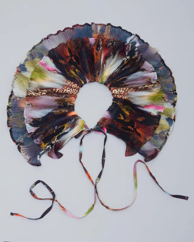 Winnie Pleated Collar in Nola made by Julia Heuer