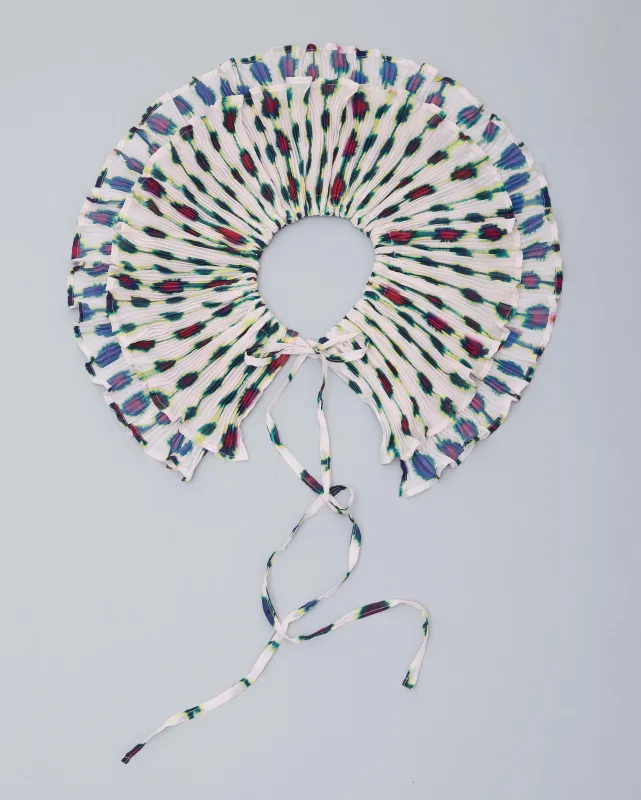 Winnie Pleated Collar in Dax made by Julia Heuer
