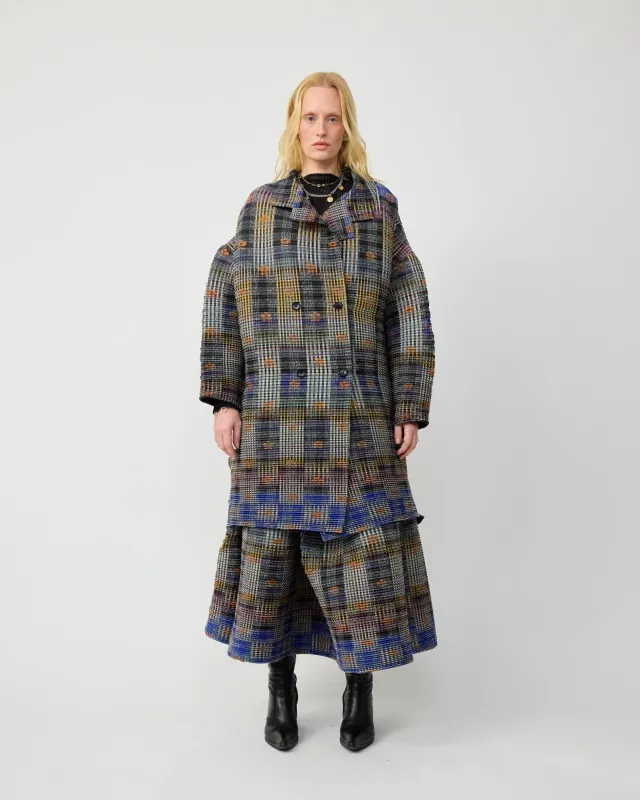JOHAN PLEATED COAT IN HELGE made by Julia Heuer