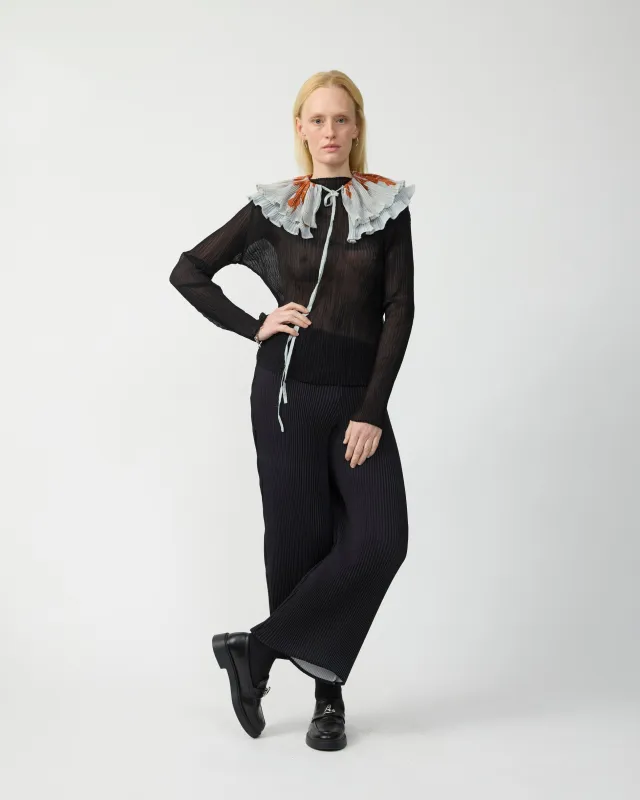 Winnie Pleated Collar in Sansa made by Julia Heuer