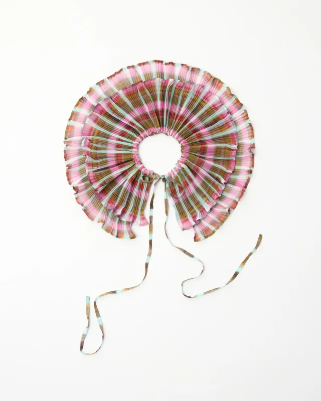 Winnie Pleated Collar in Tarek made by Julia Heuer