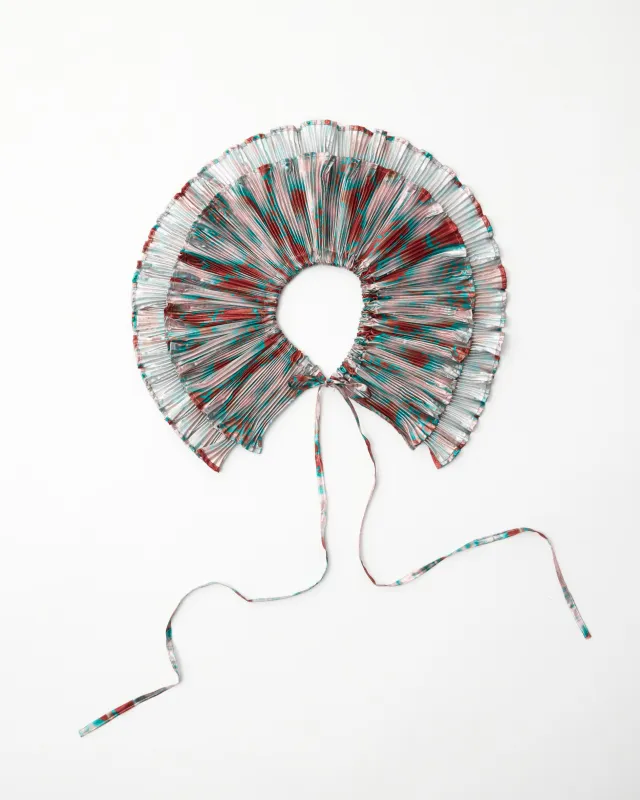 Winnie Pleated Collar in Metallic Gallia made by Julia Heuer