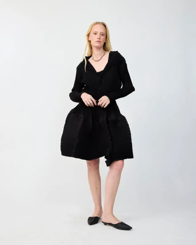 LORENZ PLEATED JACKET IN KOLLI made by Julia Heuer