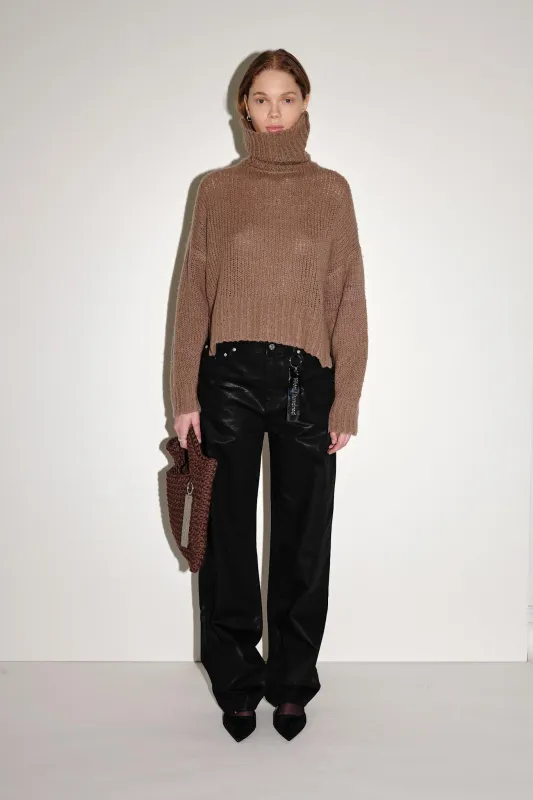 Bobby sold by Won Hundred