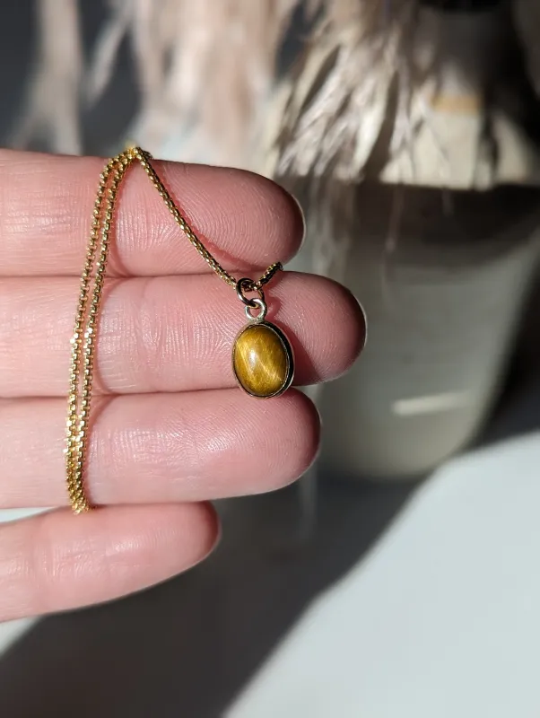 Tigers Eye Pendant & Box Chain sold by Vanderzee