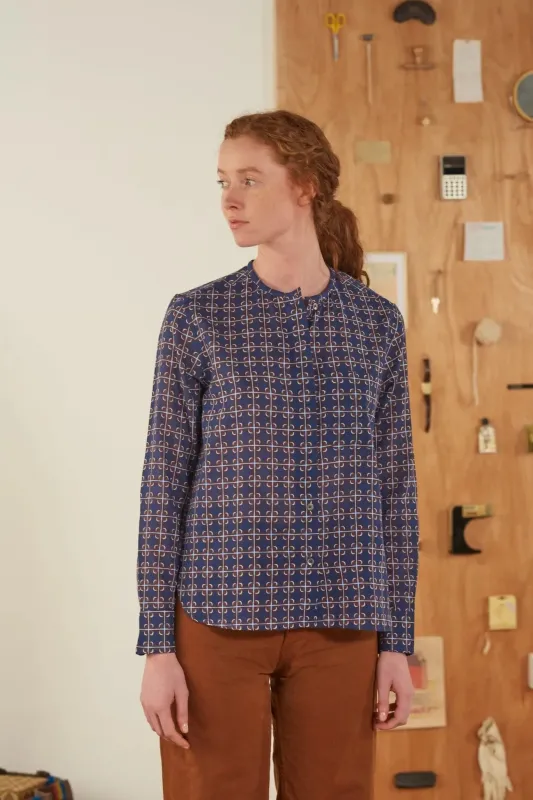 Chemise Lucia N°706 Clover Navy Blue made by Moismont