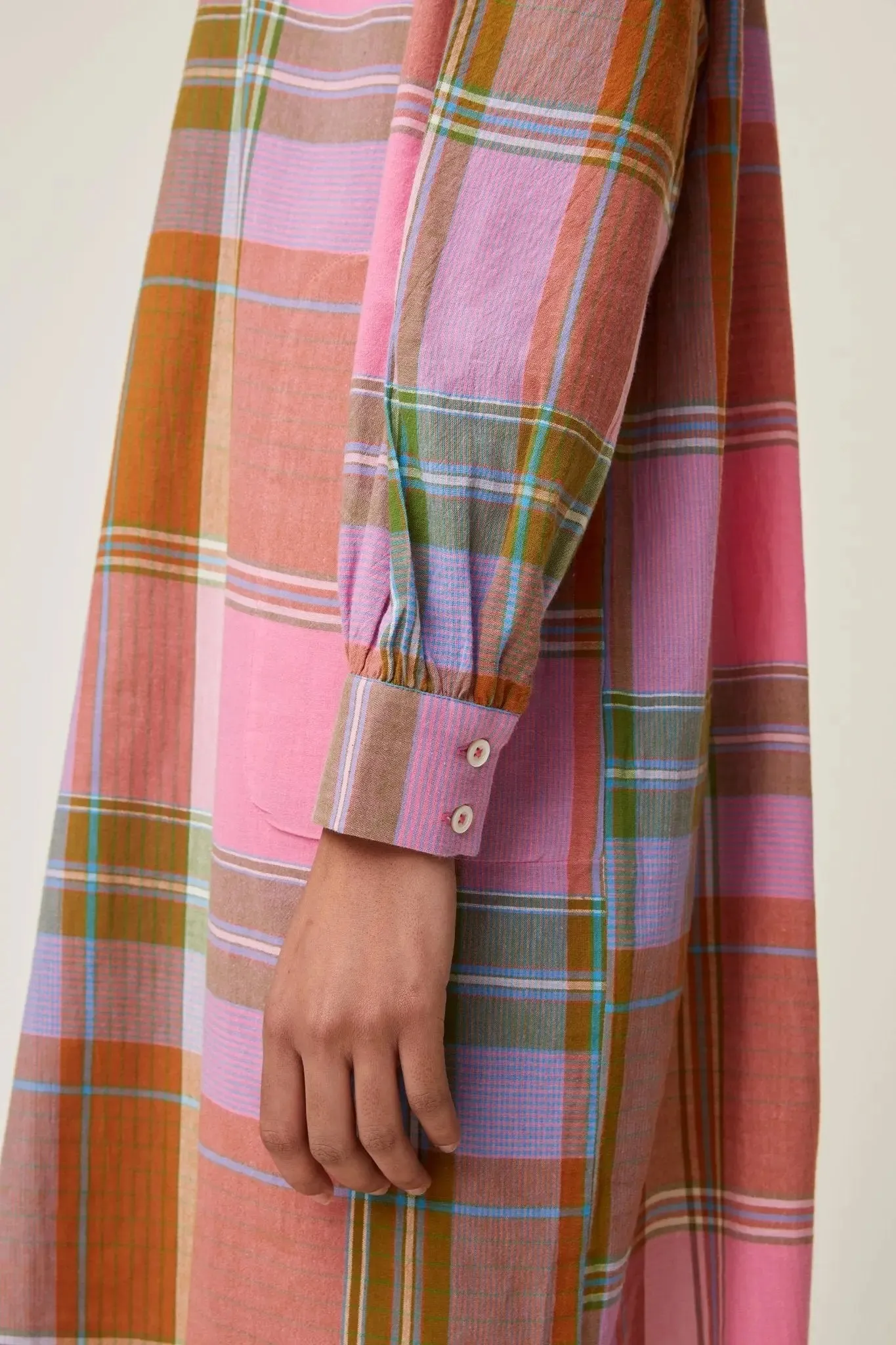 Robe Maelle N°735 Madurai Pop Pink sold by Moismont product image thumbnail 3