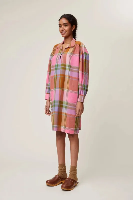 Robe Maelle N°735 Madurai Pop Pink made by Moismont