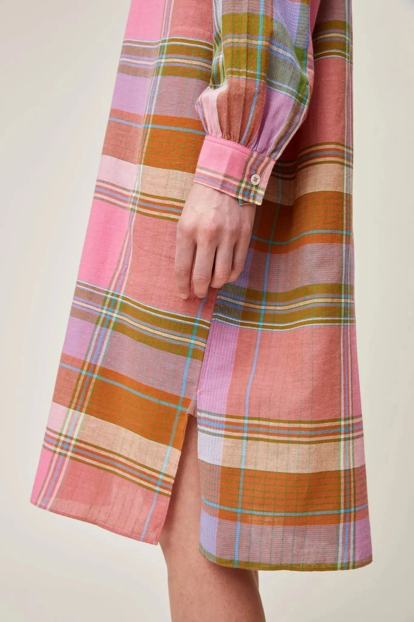 Robe Martine N°736 Madurai Pop Pink sold by Moismont product image thumbnail 3