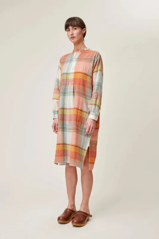 Robe Martine N°736 Madurai Poppy Red sold by Moismont