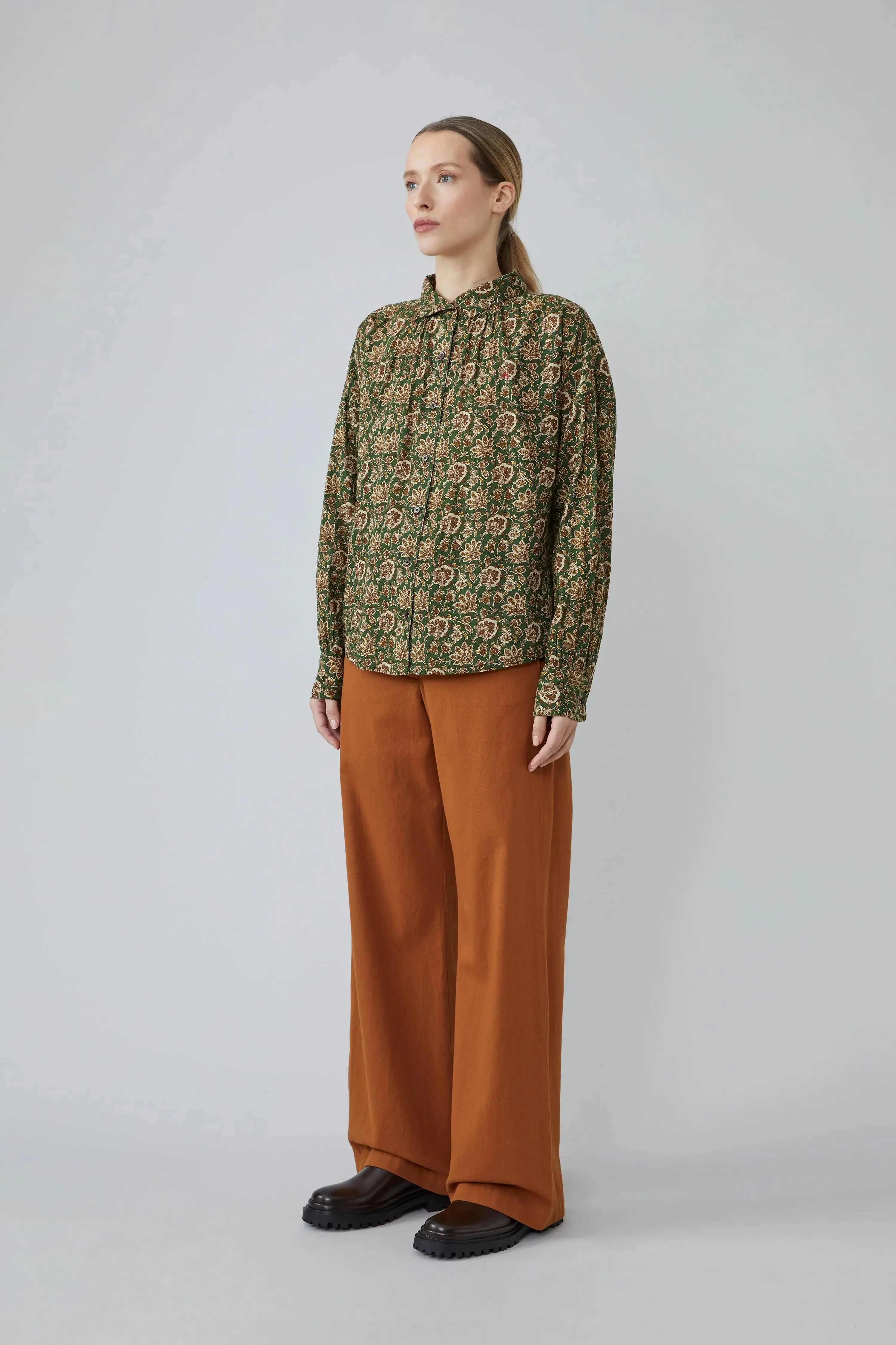 Blouse Kate N°810 India British Green sold by Moismont product image thumbnail 2