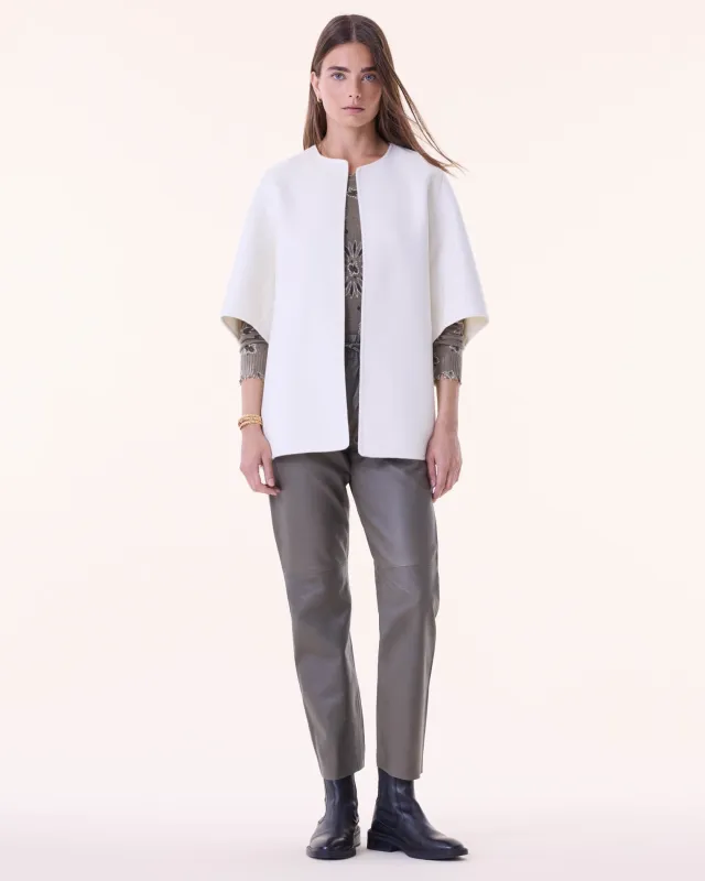 Cape Asi blanc sold by Kutjen