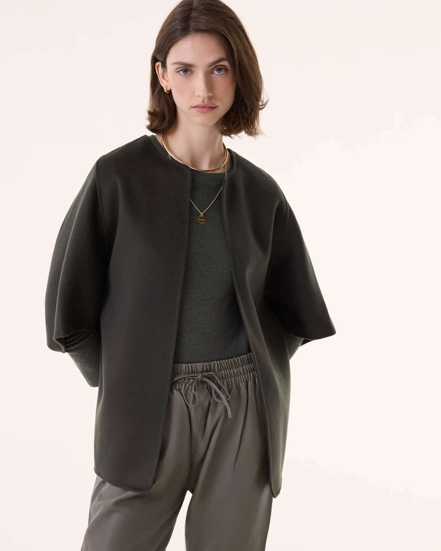 Cape Asi kaki foncé sold by Kutjen