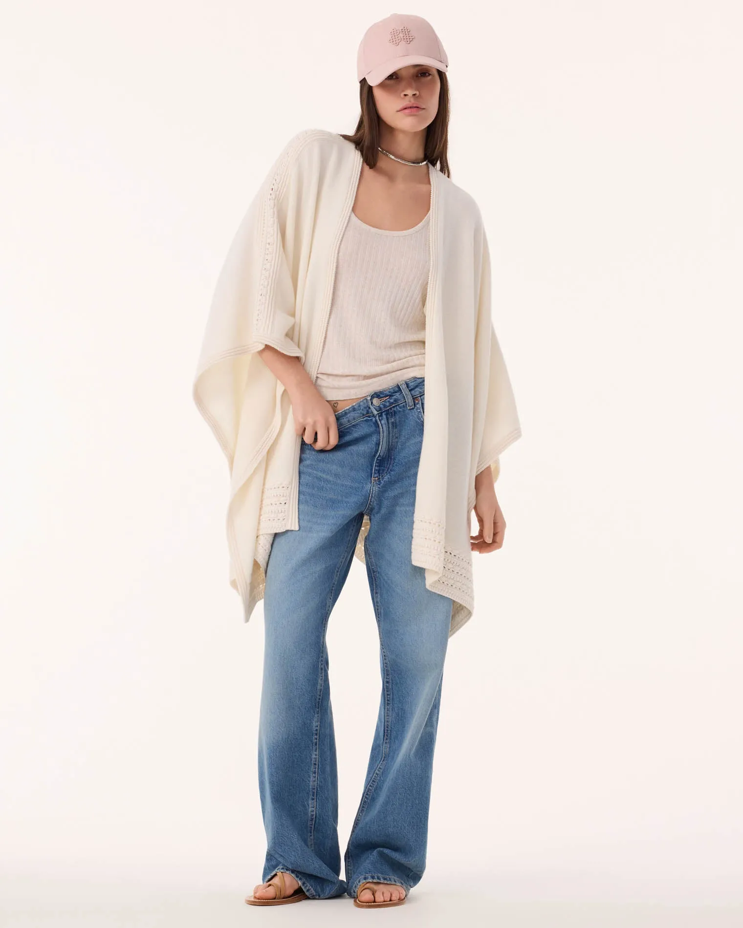 Cape Granada blanc sold by Kutjen