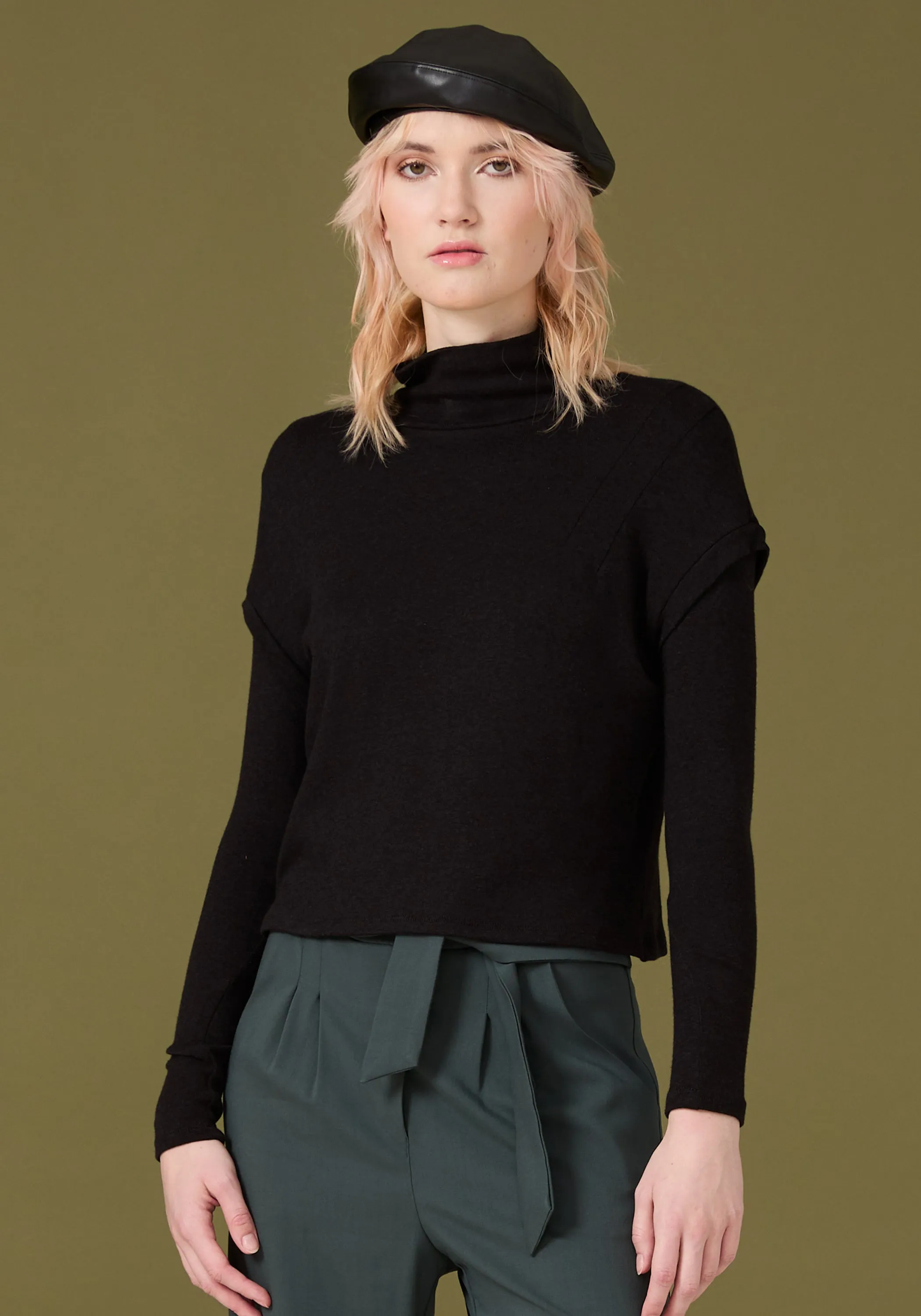 LENNOX Sweater - Black sold by Cokluch