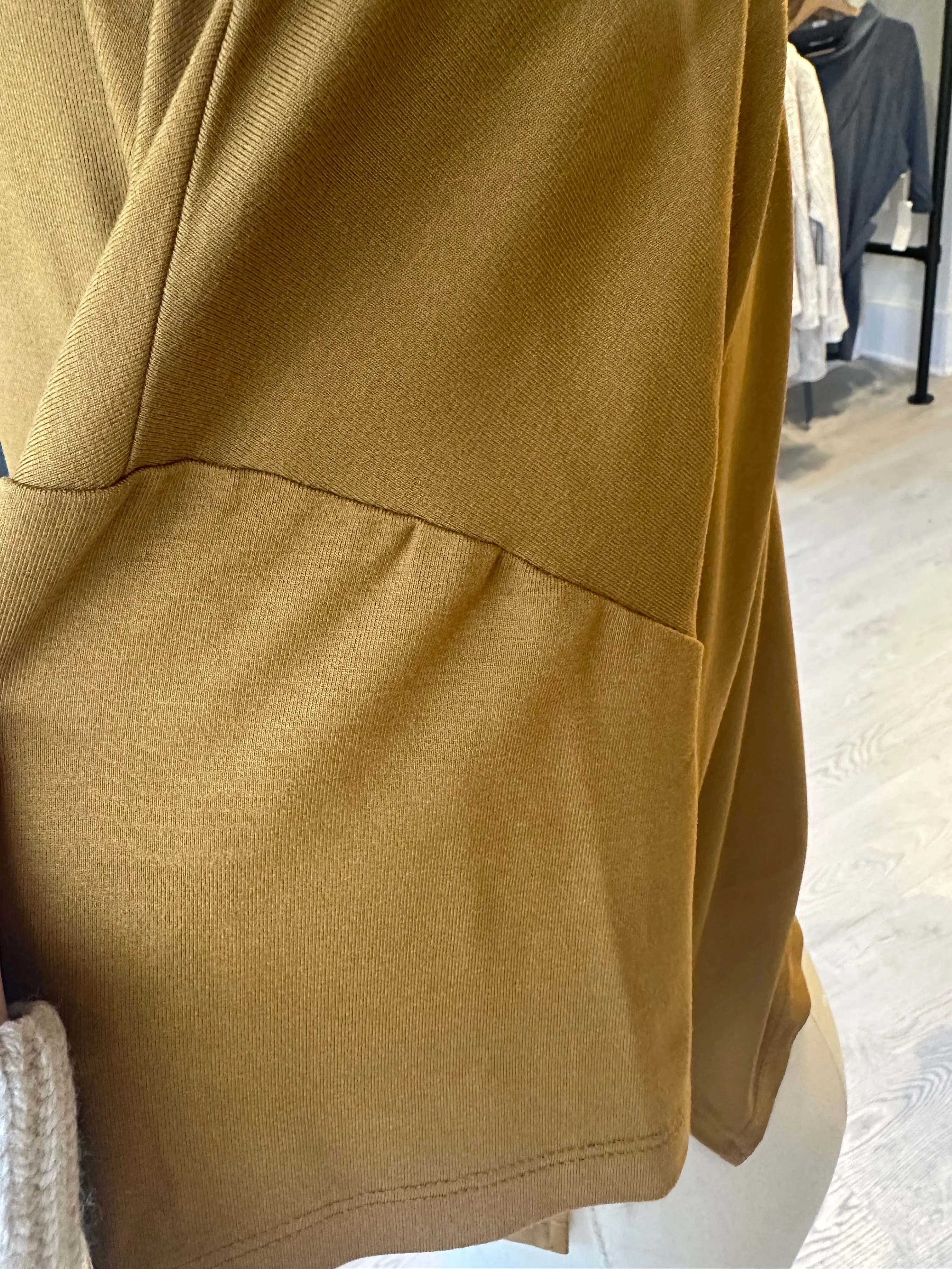 THE LOOK Top - Curry (Imperfect) sold by Cokluch product image thumbnail 4