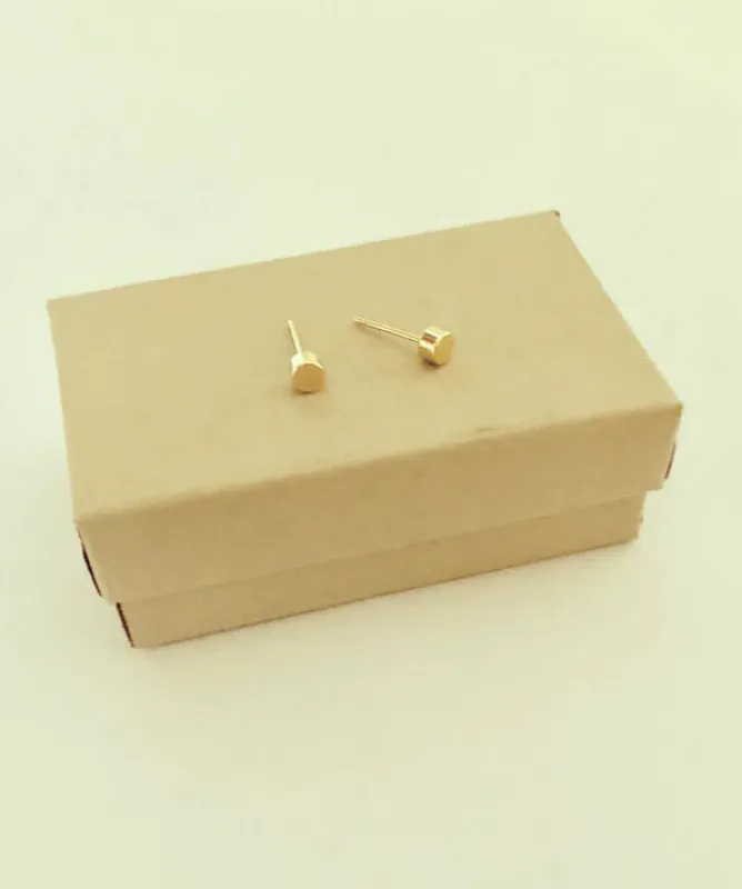 PUKKE - Studs Earrings made by Darlings of Denmark