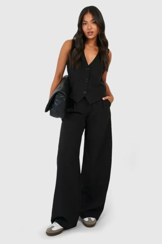Petite Tailored Wide Leg Trouser made by Boohoo