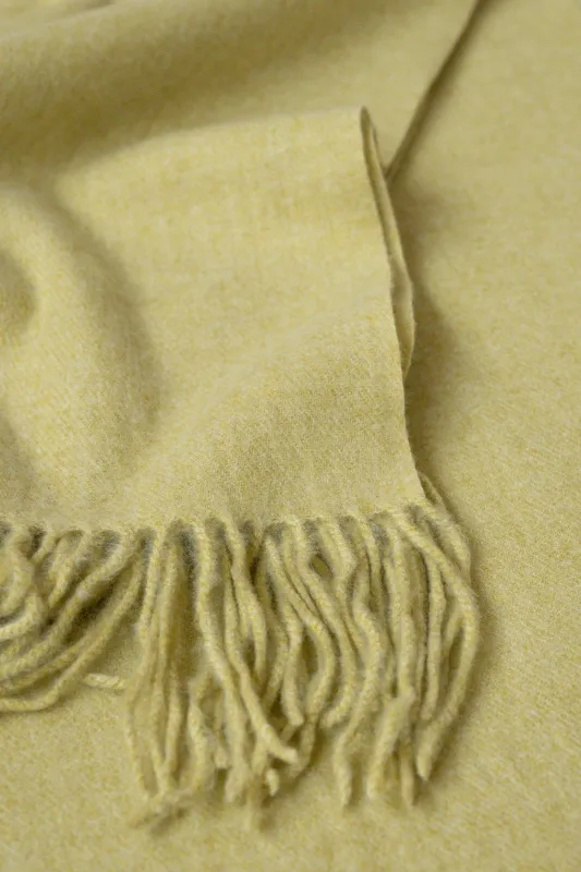 CASHMERE SCARF // PISTACHIO made by La comet