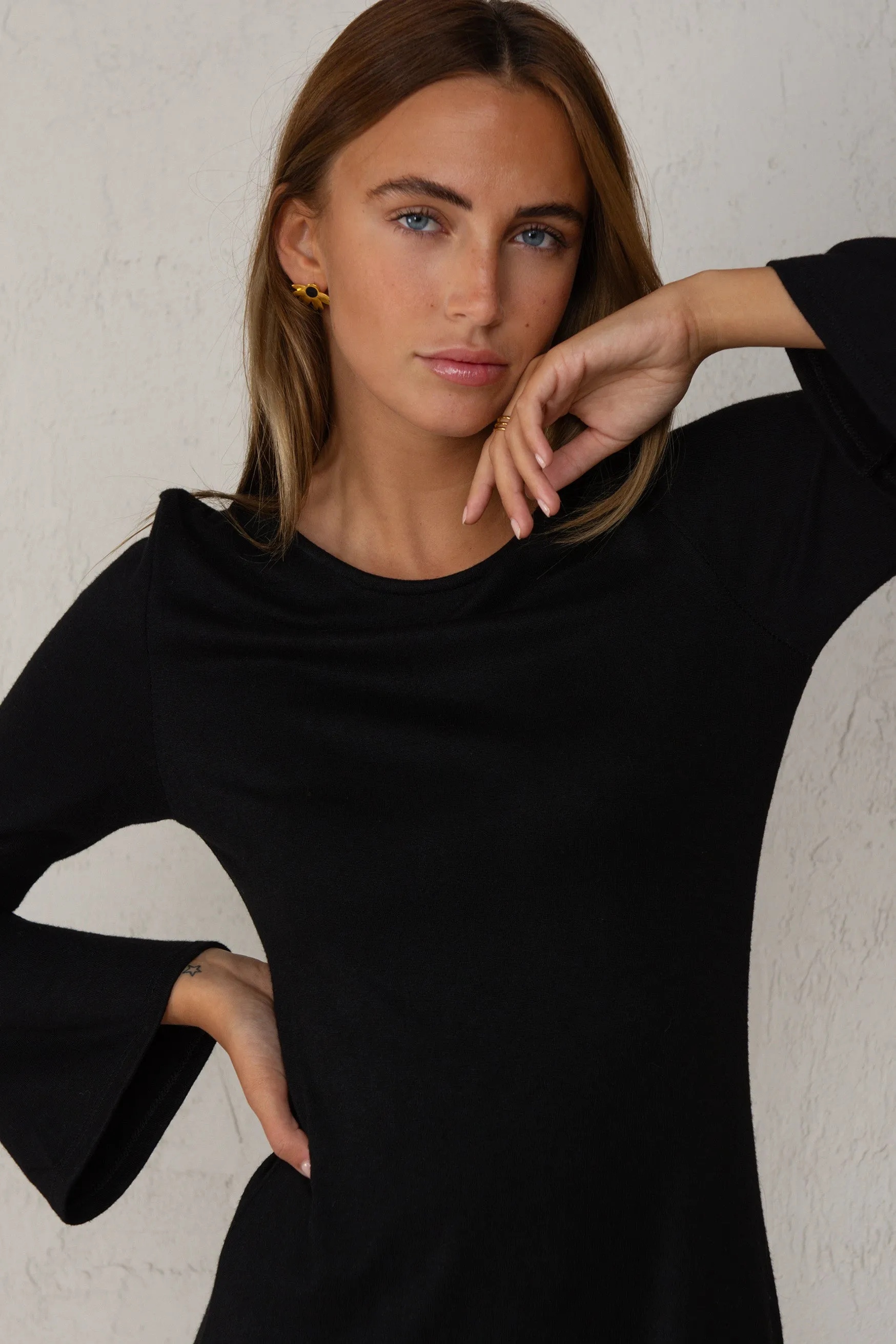 ISABELLA DRESS // BLACK sold by La comet product image thumbnail 3
