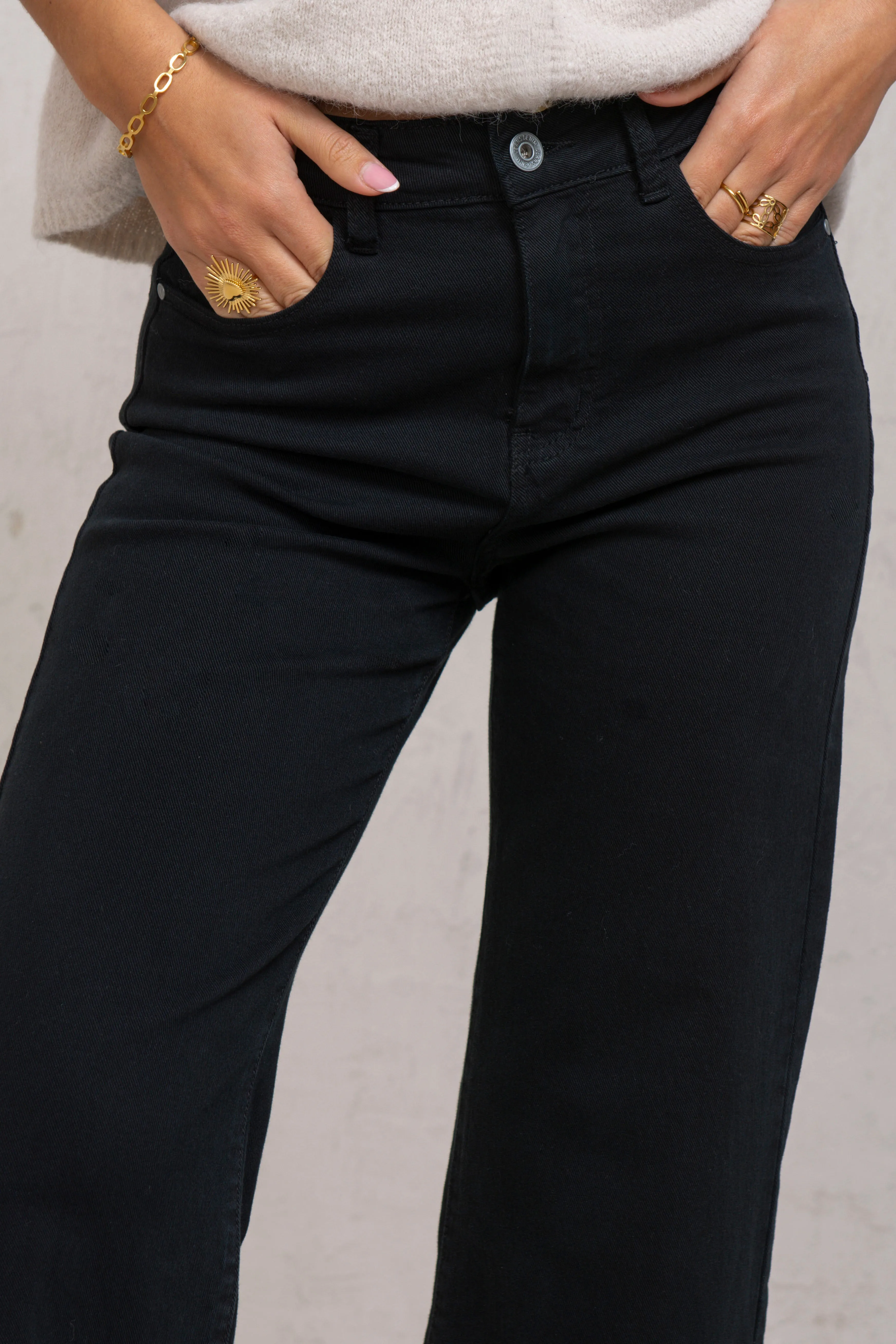 CAROL PANTS // BLACK sold by La comet product image thumbnail 3