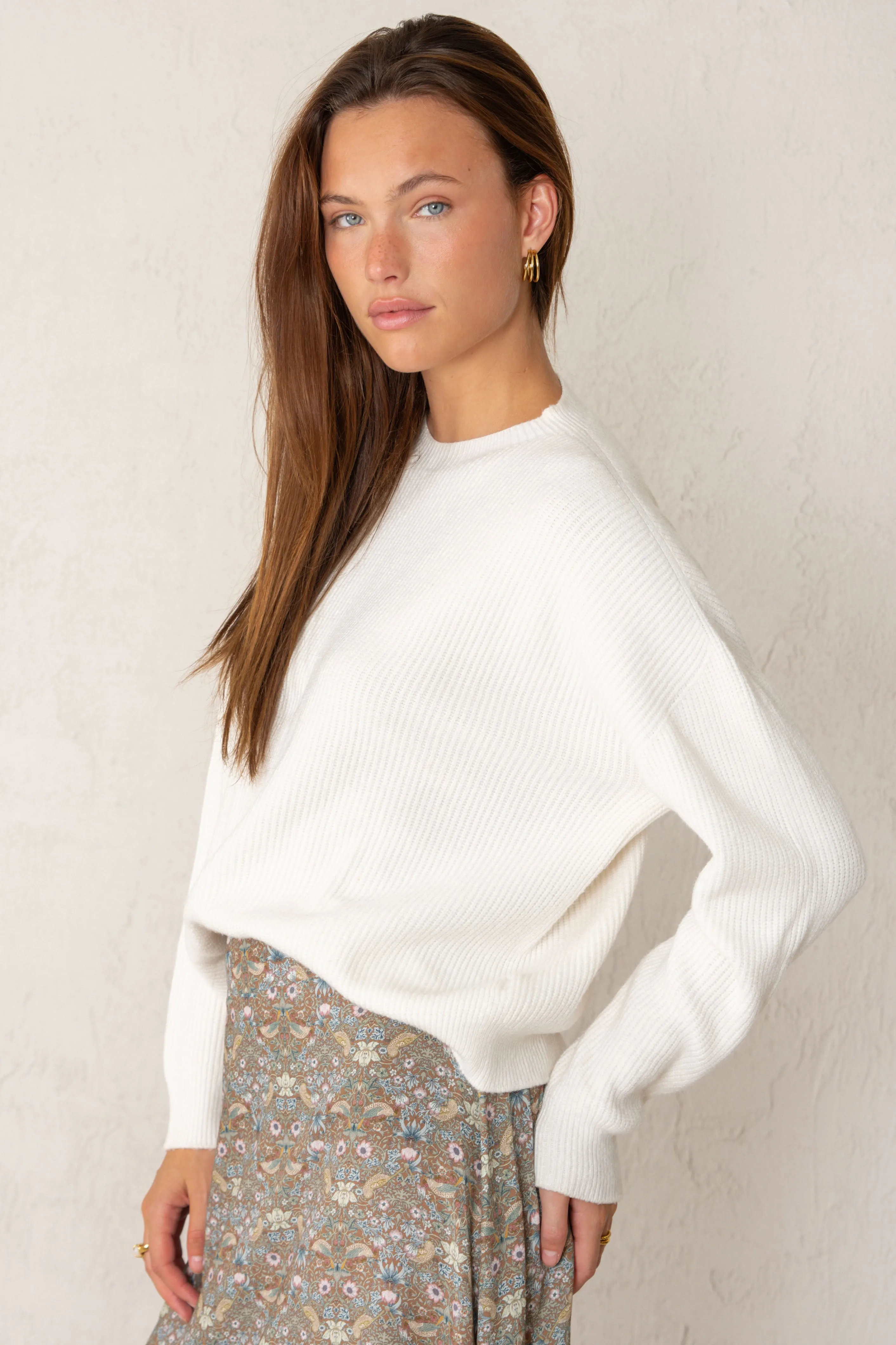 OLIVIA SWEATER // ECRU sold by La comet product image thumbnail 3