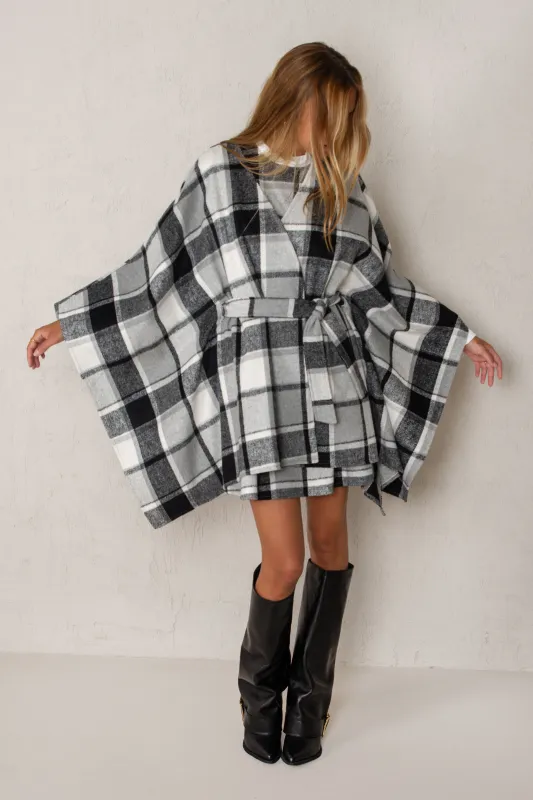 GABRIELLA CAPE // BLACK made by La comet