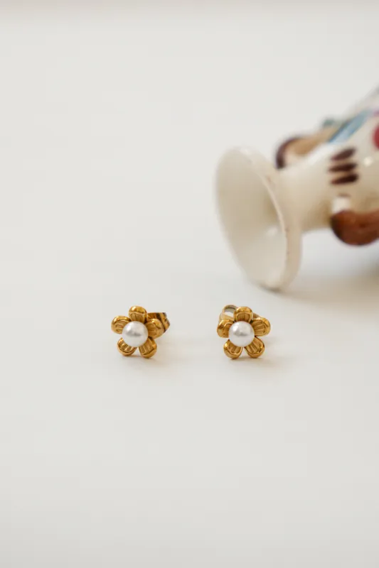 MINI FLOWER EARRINGS WITH PEARL made by La comet