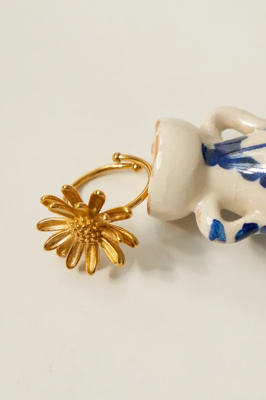 GRAND DAISY RING made by La comet
