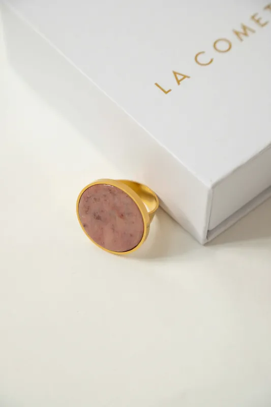 MAXI CIRCLE STONE RING // PINK made by La comet