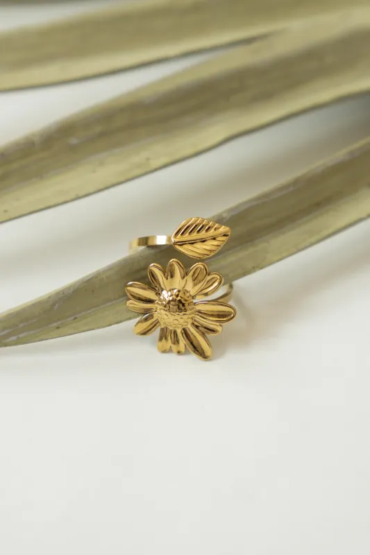 DAISY RING WITH LEAF made by La comet