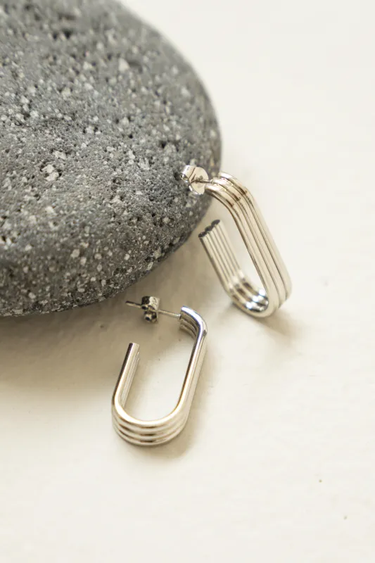 Triple Oval Hoop Earrings // Silver made by La comet