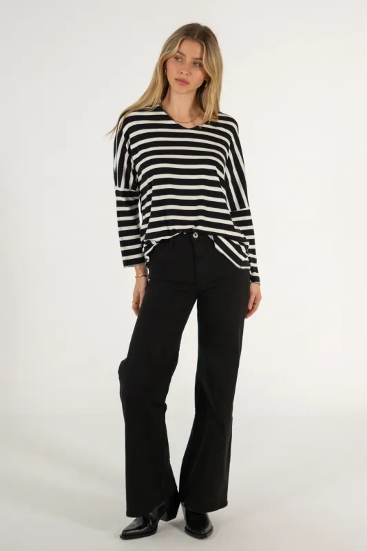 SILVIA SWEATER // BLACK made by La comet