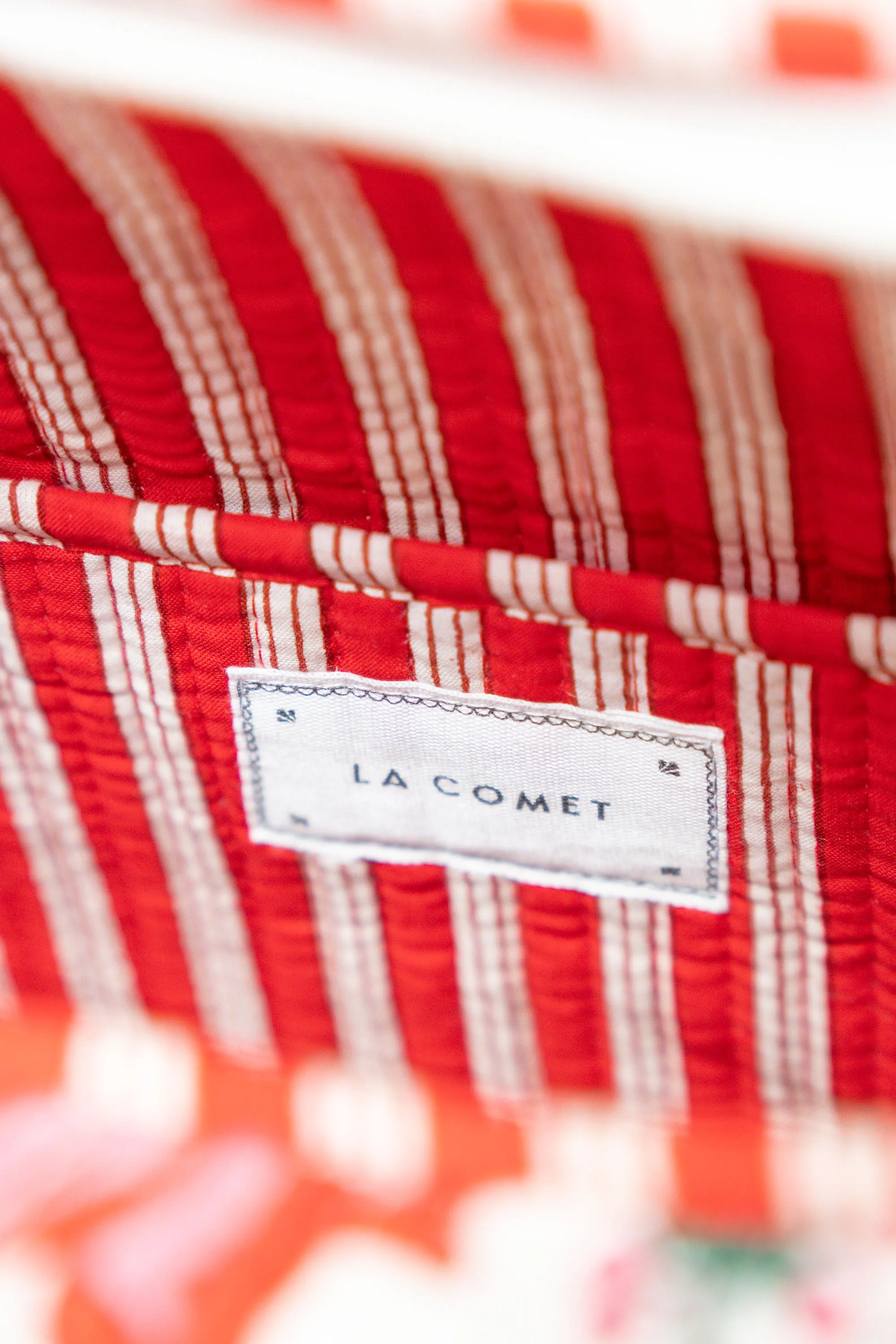RED FLOWERS SPORTS BAG sold by La comet product image thumbnail 3