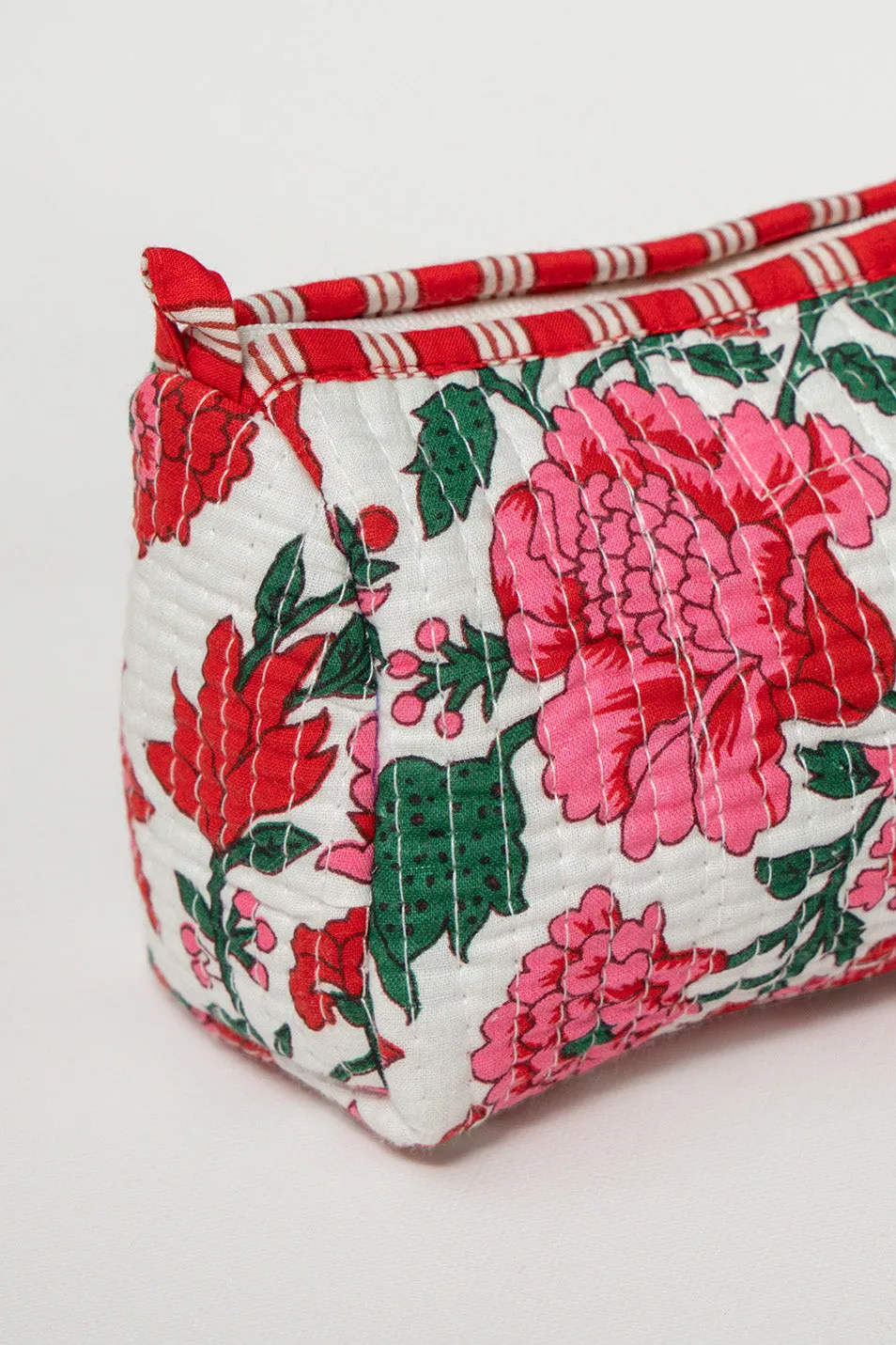 LARGE RED FLORAL TOILETRY BAG sold by La comet product image thumbnail 2