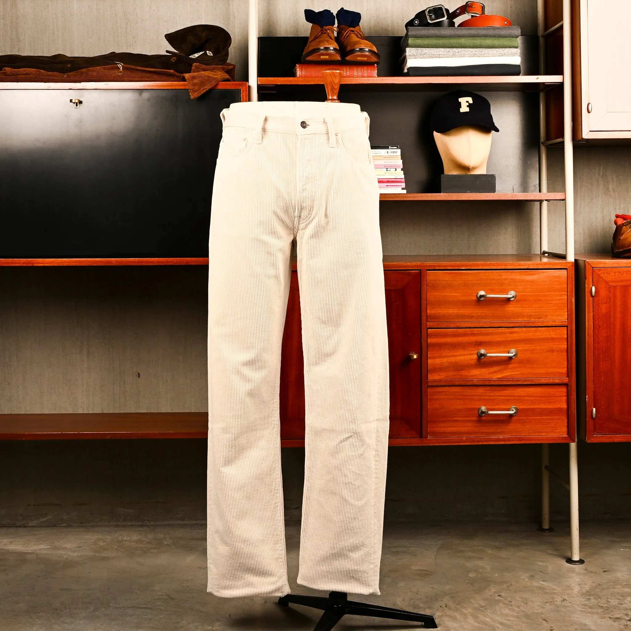 Fullcount x Frans Boone 1103 Clean Straight 8-Wale Corduroy Ivory sold by Frans Boone
