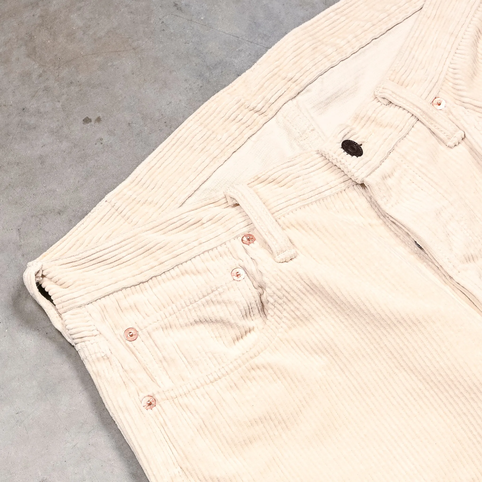 Fullcount x Frans Boone 1103 Clean Straight 8-Wale Corduroy Ivory sold by Frans Boone product image thumbnail 2