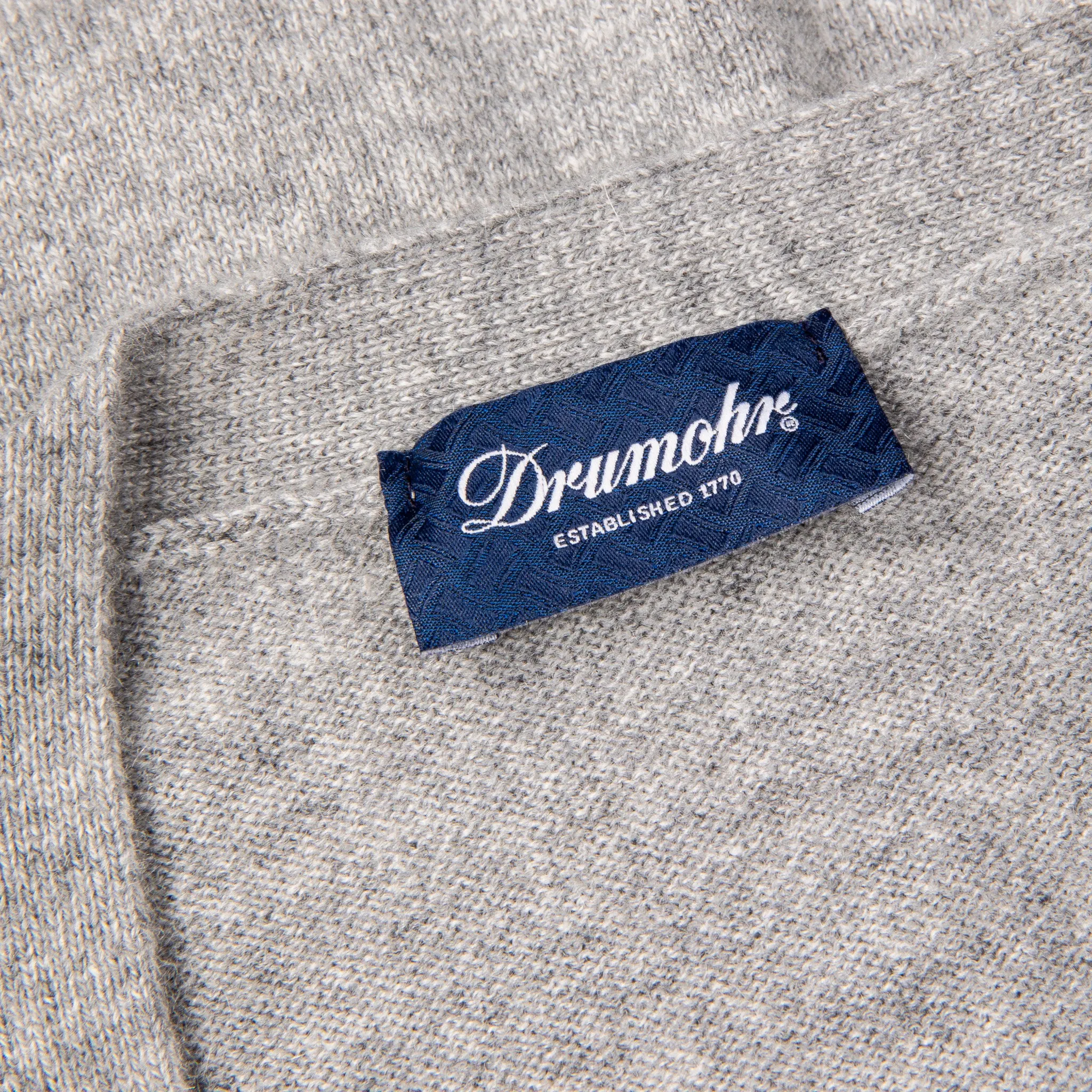 Drumohr Cashmere Gillet con Bottoni Grigio Chiaro sold by Frans Boone product image thumbnail 3
