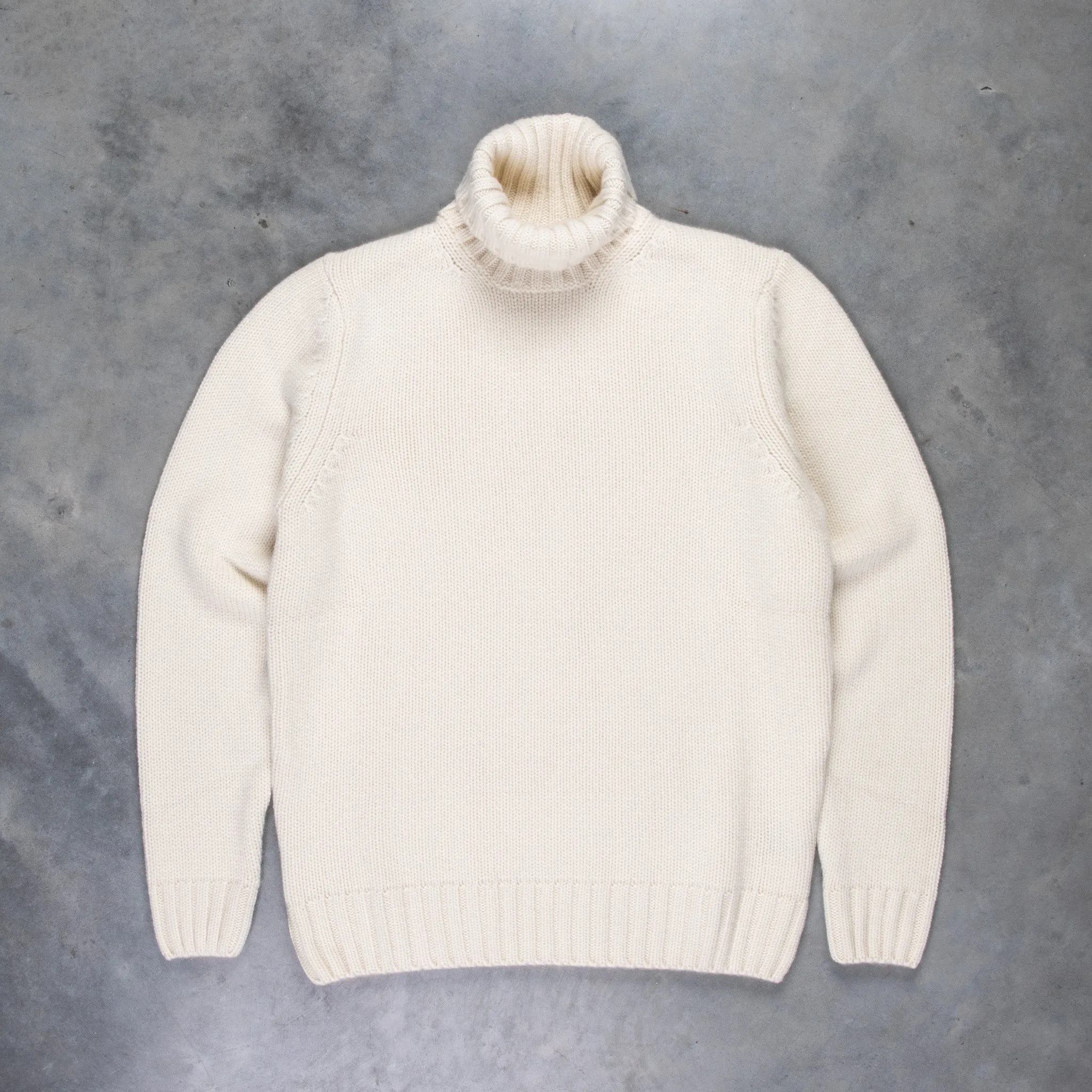Drumohr Cashmere Tre Fili Dolcevita Bianco Sporco sold by Frans Boone product image thumbnail 2