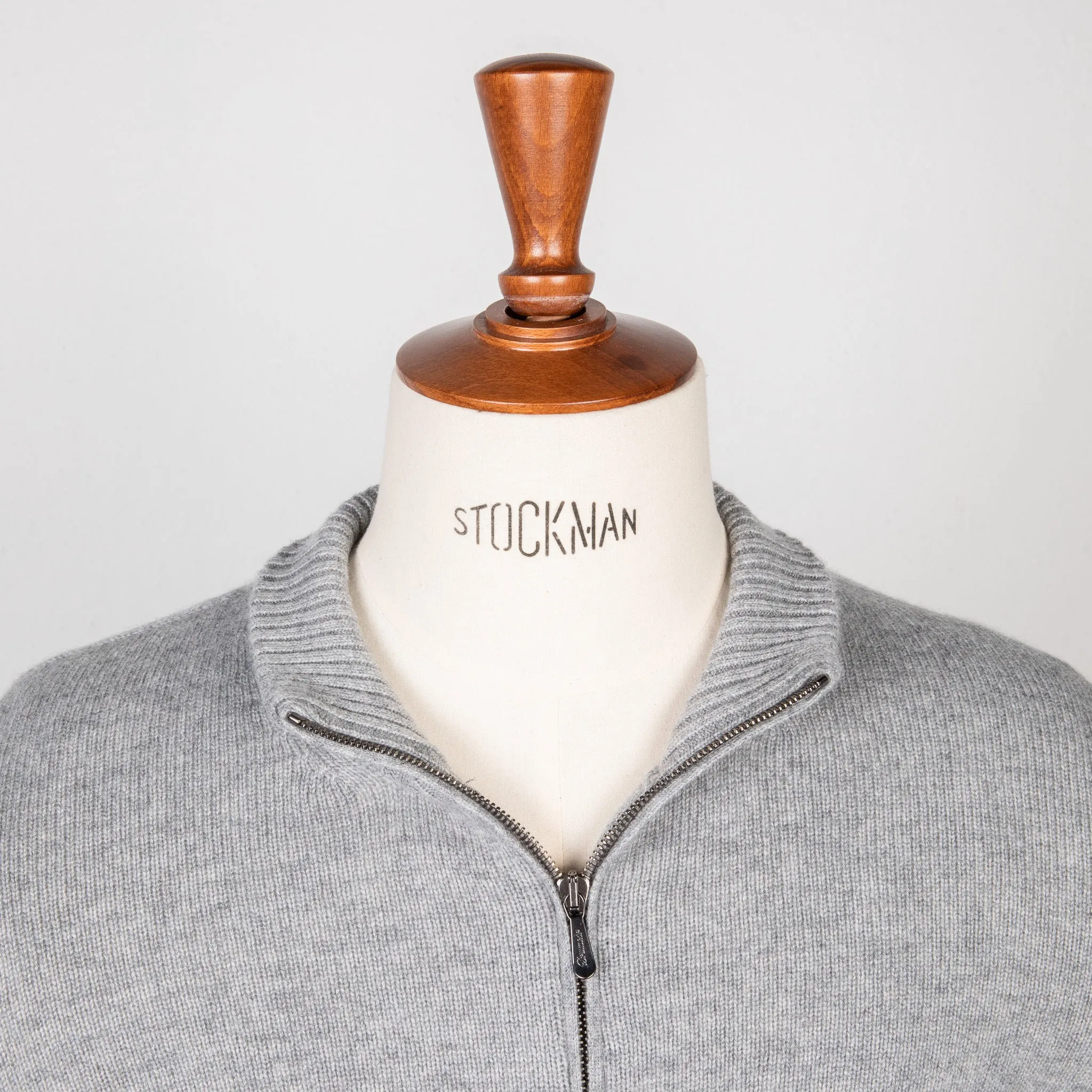 Drumohr Cashmere Lupo Full Zip Grigio Medio sold by Frans Boone product image thumbnail 4