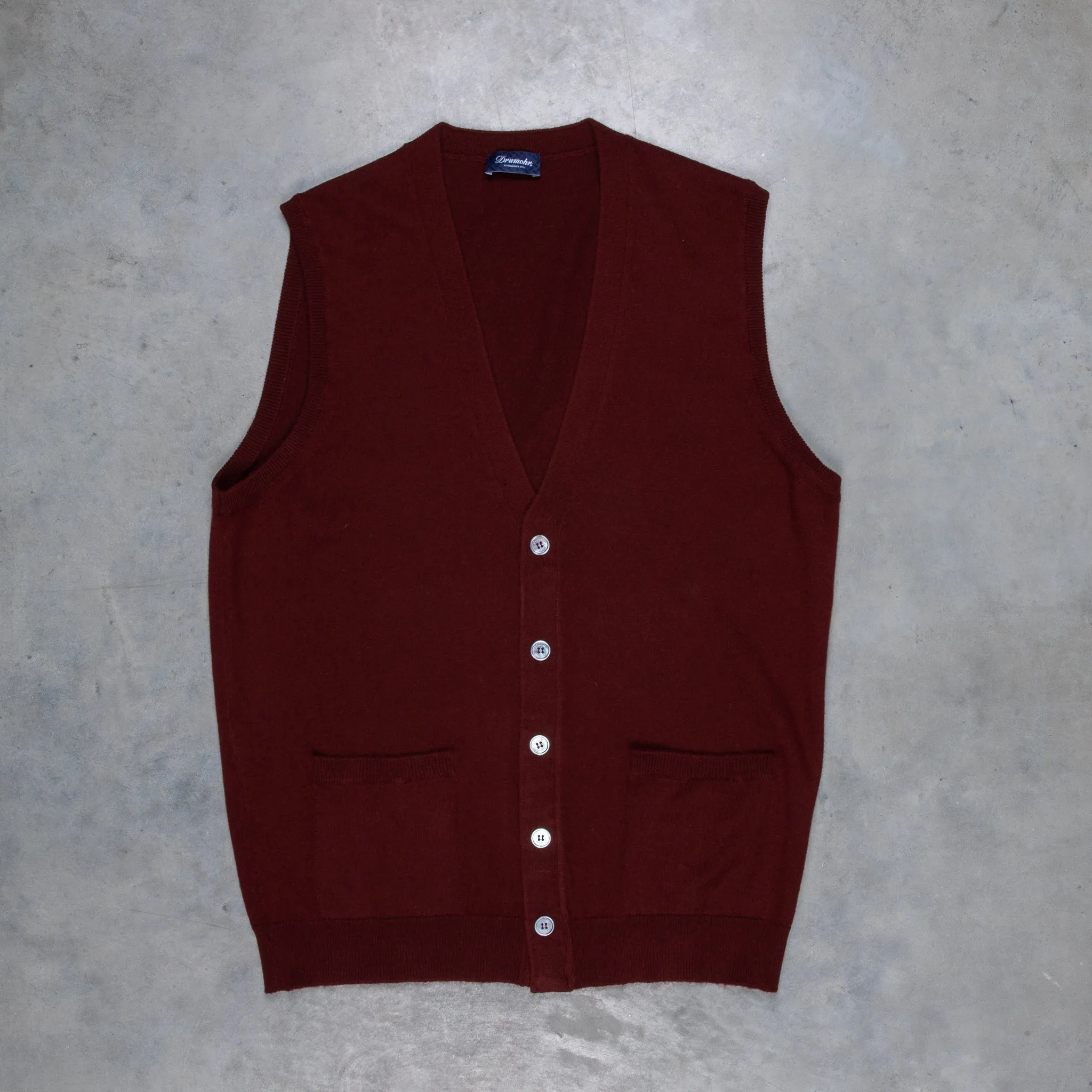 Drumohr Cashmere Gillet con Bottoni Bordo sold by Frans Boone product image thumbnail 2
