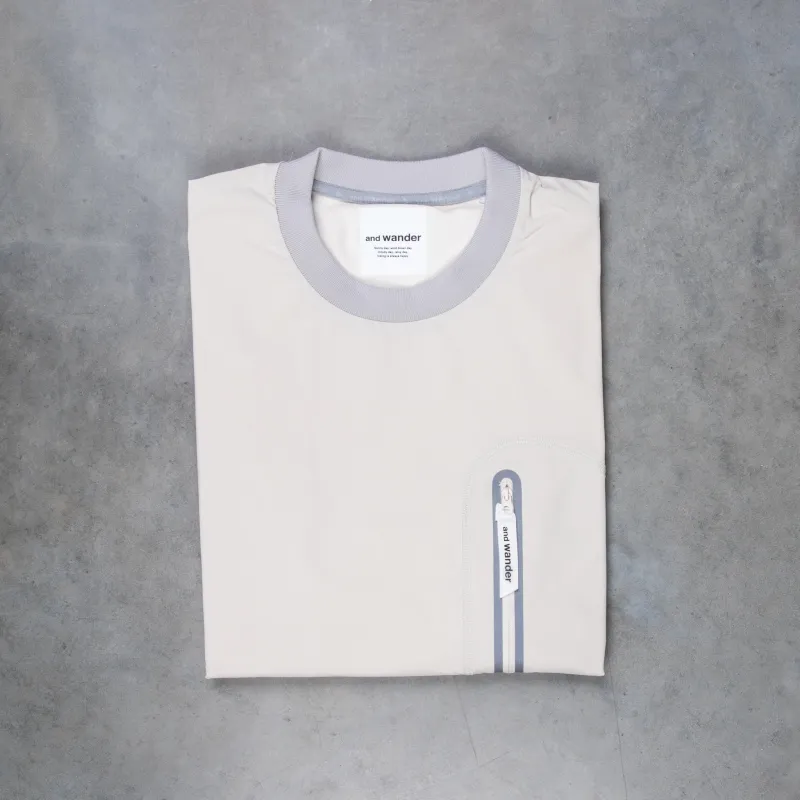 And Wander Cool Touch Pocket LS T Light Beige made by and WANDER