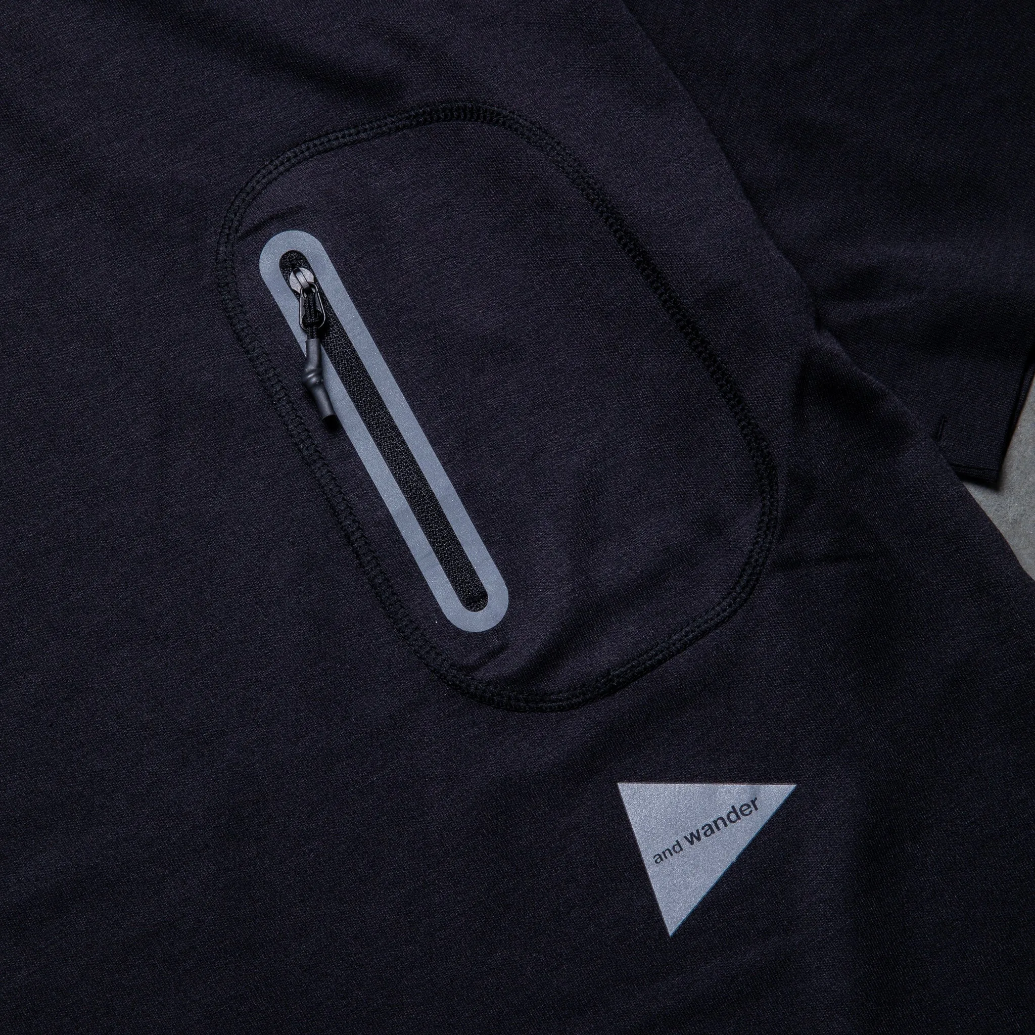 And Wander Seamless SS T Black sold by Frans Boone product image thumbnail 4