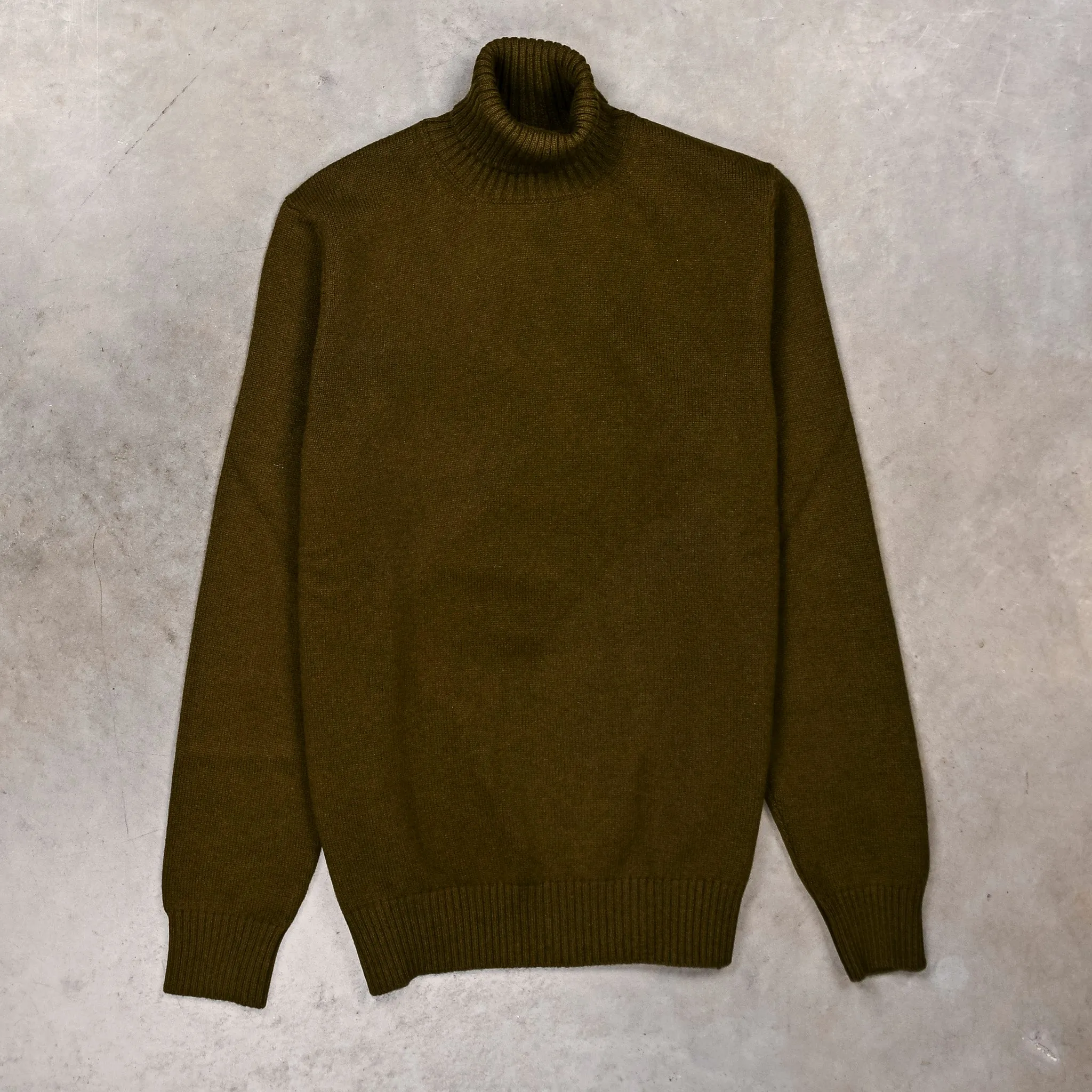 Drumohr Cashmere Dolcevita Turtleneck Hunting Green sold by Frans Boone product image thumbnail 2